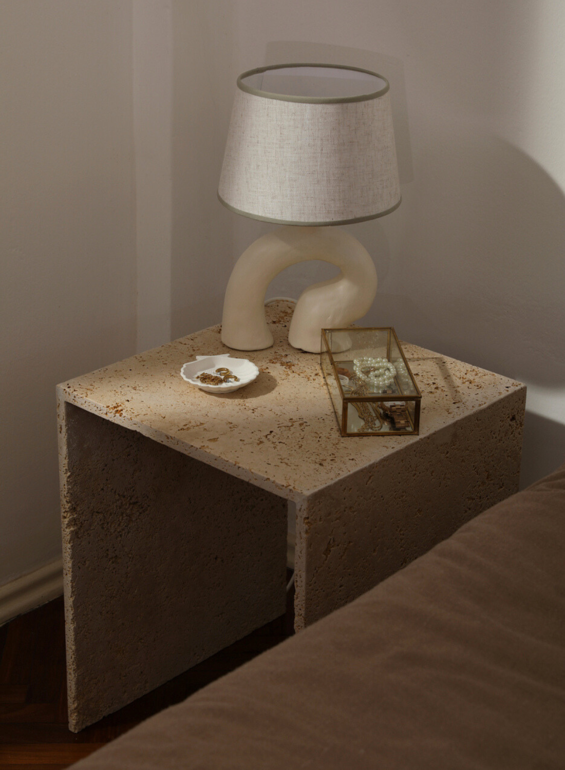 Mesa Lombardía Travertno Mediana